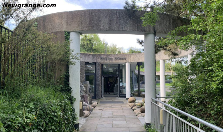 Brú na Bóinne Visitor Centre (Newgrange and Knowth)