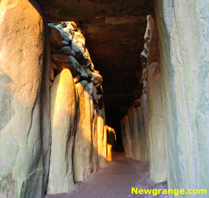 Napkelte Newgrange-ben