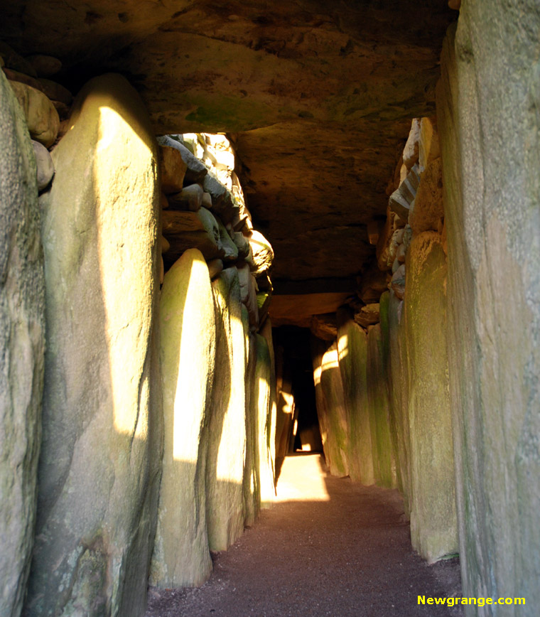 The sunbeam from the opening over the door travels all the way to the chamber.